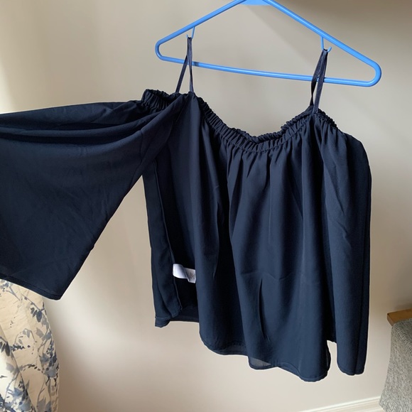 Off the shoulder blouse - Picture 2 of 3